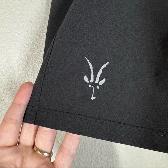 Ibex Skort Merino Wool Athletic Activewear Black Skirt Outdoor Women’s Medium